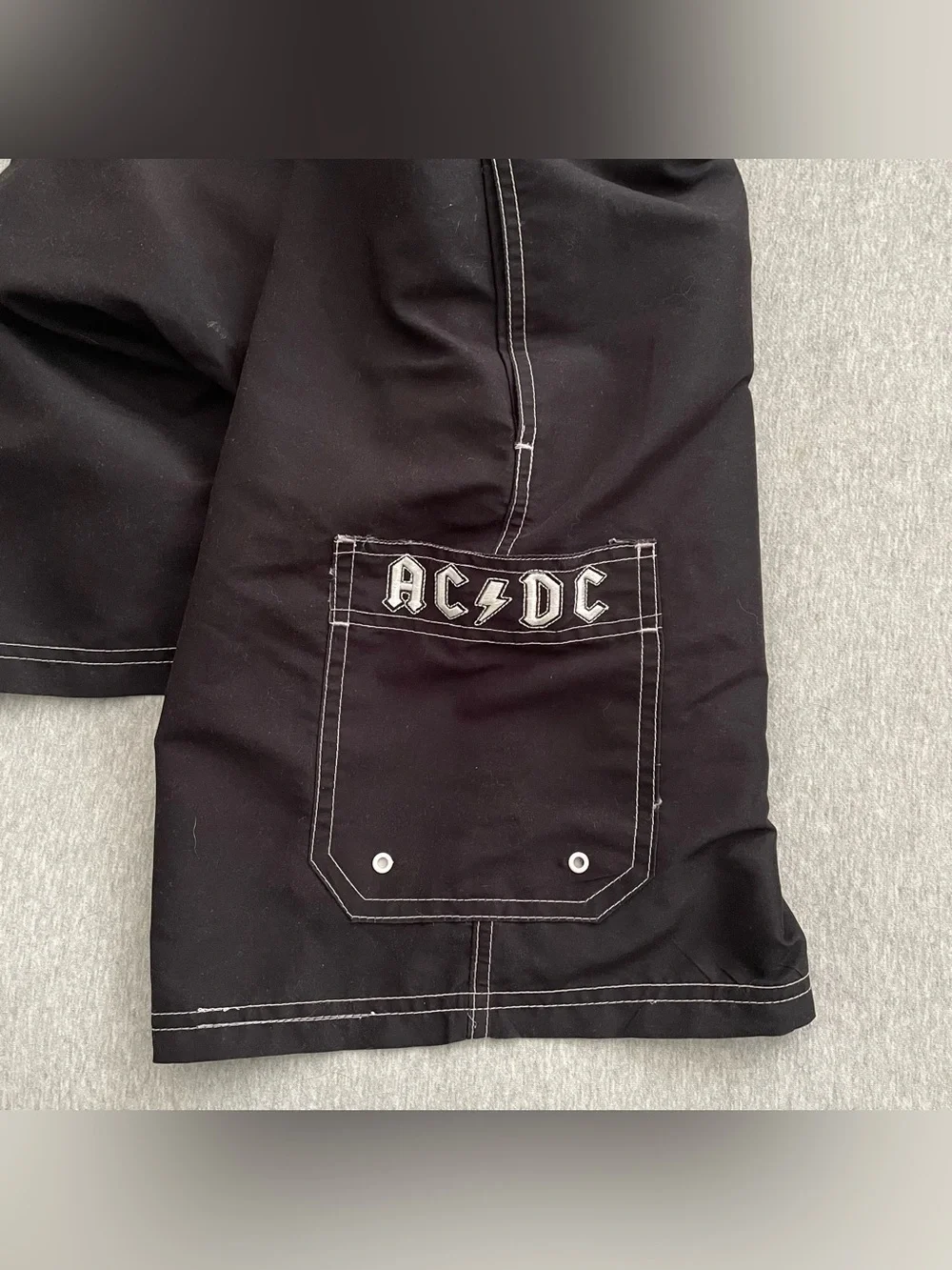 AC/DC Men’s Size 32 Black Board Shorts